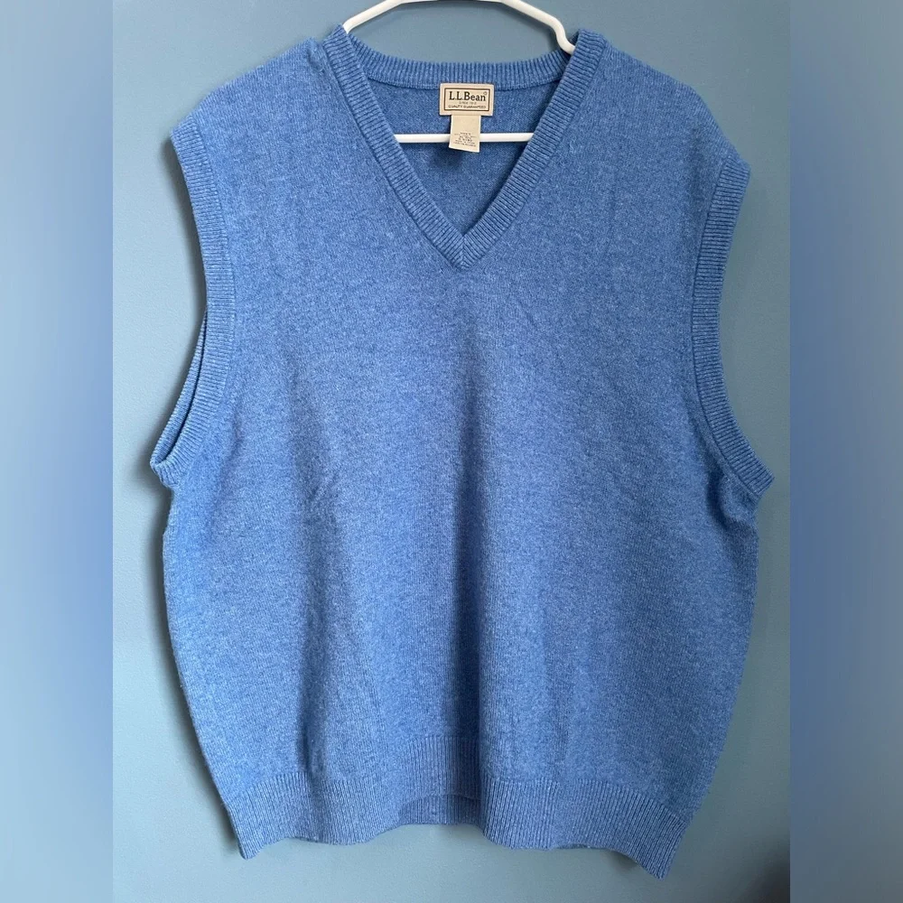 L.L.Bean Lambs’ Wool Men’s XL Blue Sweater Vest - Picture 1 of 8